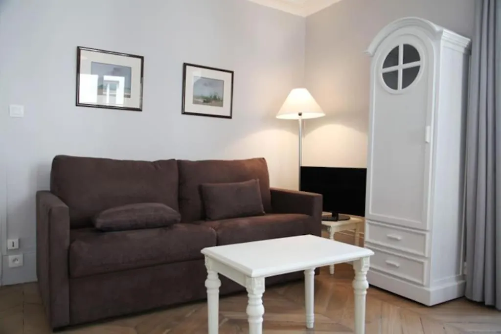 The Charming Ramey Apartment Paris