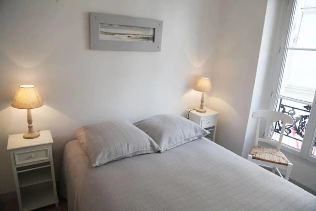 The Charming Ramey Apartment Paris